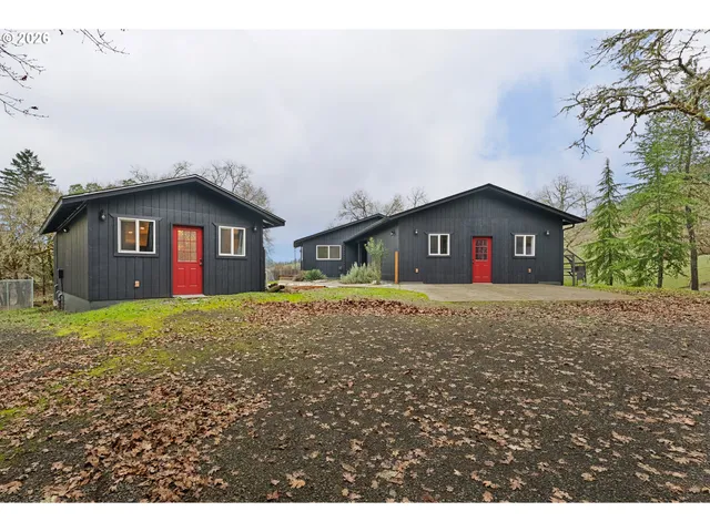 $575,000 | 8148 Melqua Road, Umpqua, OR 97486