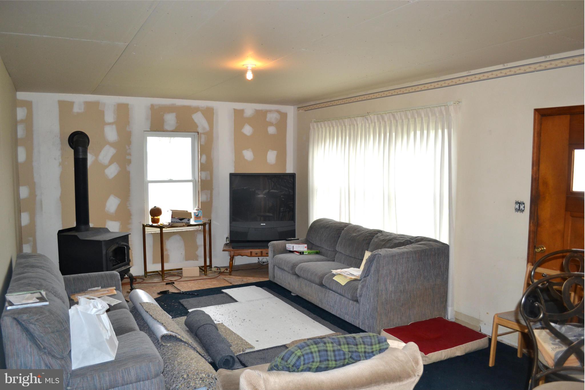 13036 Penn Shop Road Mount Airy, MD 21771 - Photo 3 of 16 Interior (General)