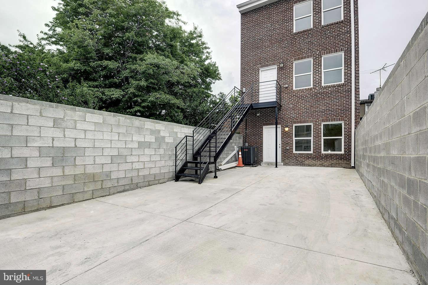 447 Ridge Street Northwest, Unit 1 Washington, DC 20001 - Photo 6 of 28 View