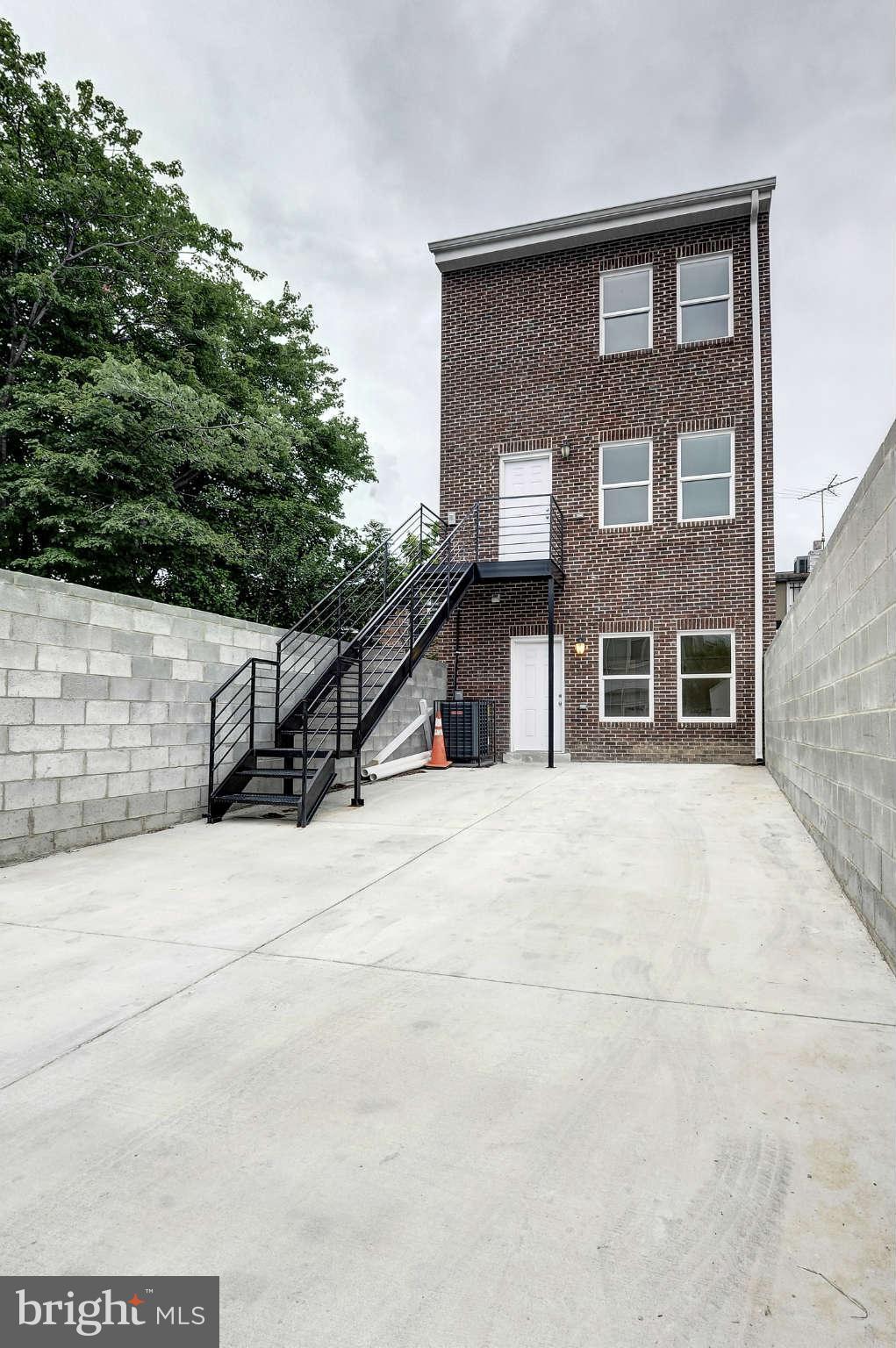 447 Ridge Street Northwest, Unit 1 Washington, DC 20001 - Photo 7 of 28 Exterior Rear