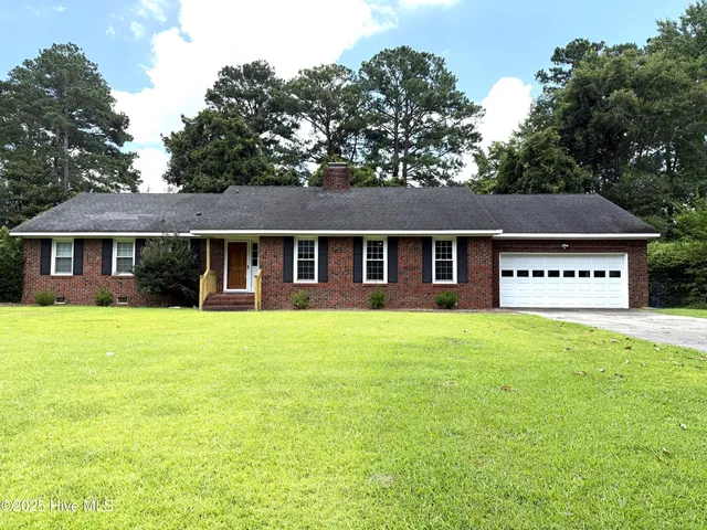 $265,000 | 2105 Dallas Drive, Kinston, NC 28504