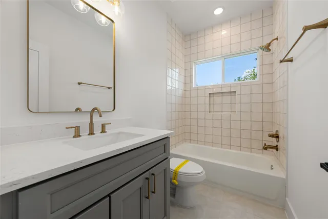 $369,990 | 5018 Golden Forest Drive, Houston, TX 77091