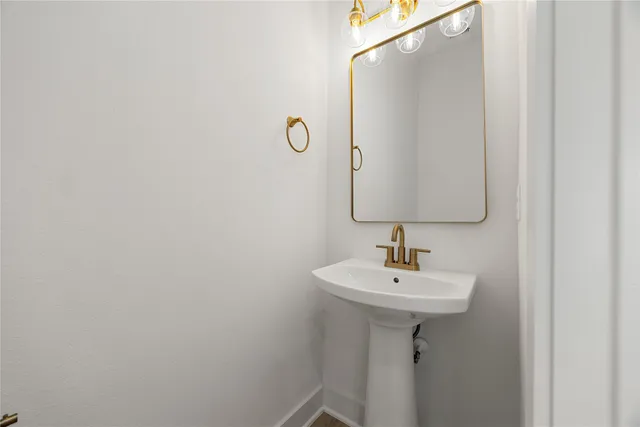 $369,990 | 5018 Golden Forest Drive, Houston, TX 77091