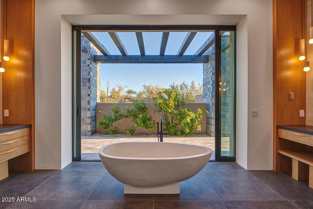 10249 East Joy Ranch Road Scottsdale, AZ 85262 - Photo 25 of 57 Primary Spa Bath
