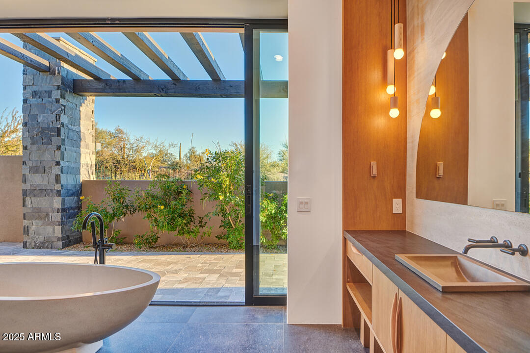 10249 East Joy Ranch Road Scottsdale, AZ 85262 - Photo 30 of 57 Primary Spa Bathroom