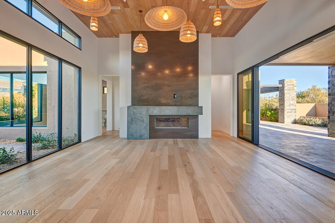 10249 East Joy Ranch Road Scottsdale, AZ 85262 - Photo 5 of 36 Great Room with Telescoping Doors