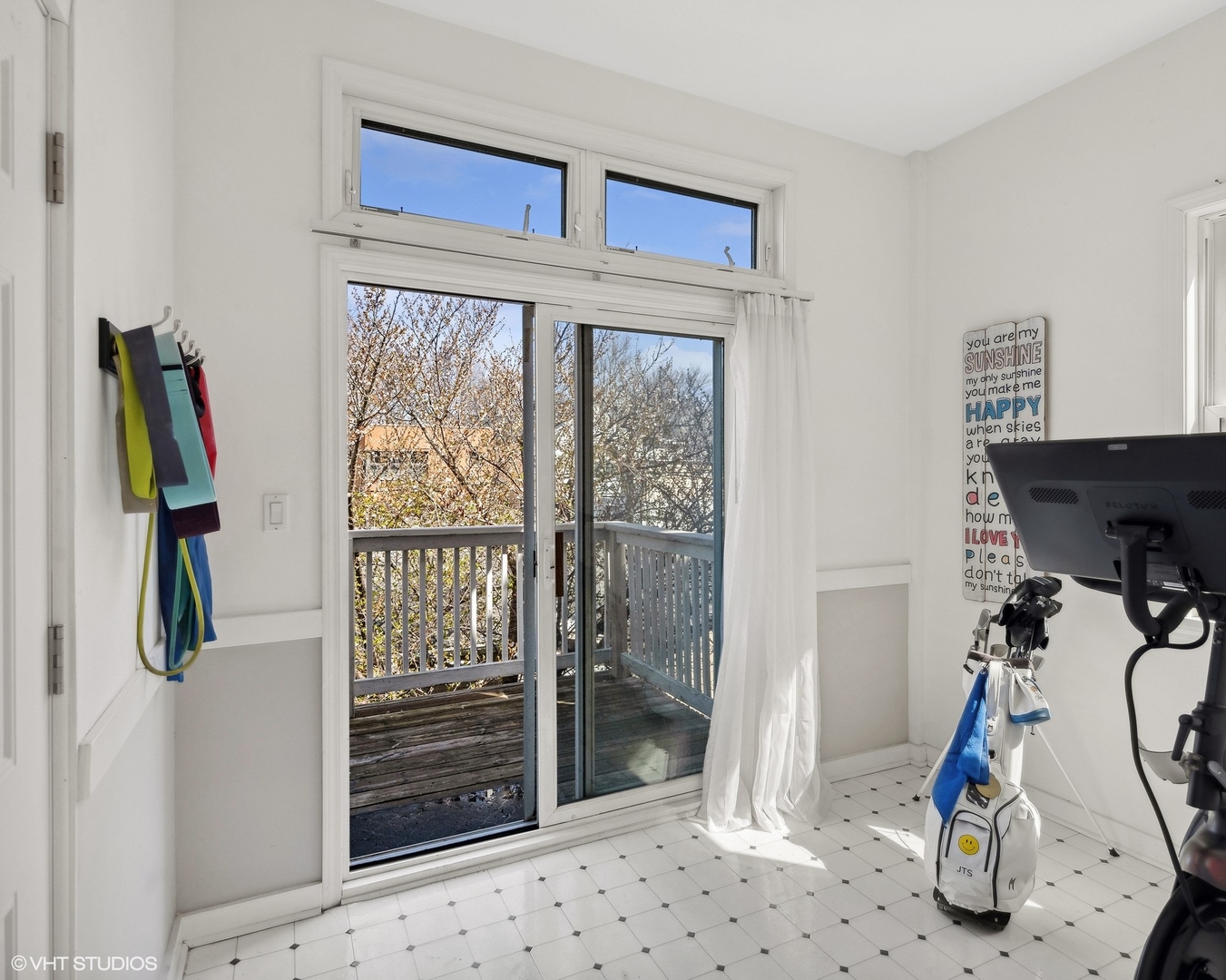 1920 West Addison Street Chicago, IL 60613 - Photo 26 of 34 a view of an entryway with wooden floor