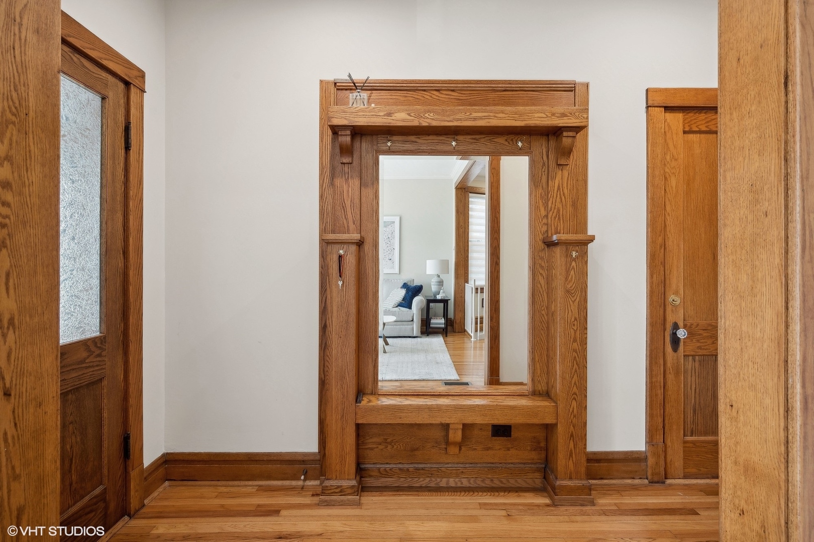 1920 West Addison Street Chicago, IL 60613 - Photo 3 of 34 a view of a living room