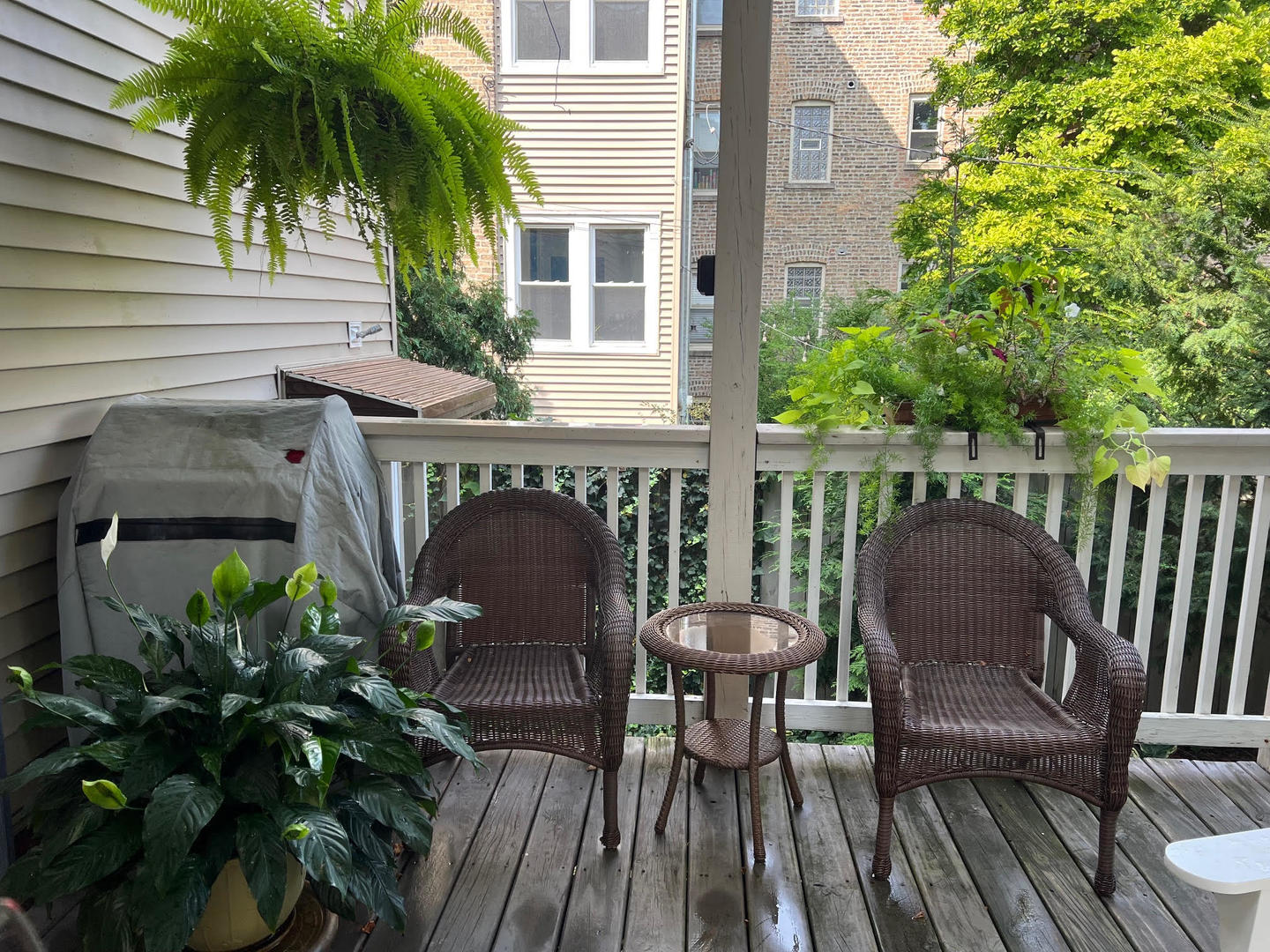 1920 West Addison Street Chicago, IL 60613 - Photo 31 of 34 a view of a chairs and table in the balcony