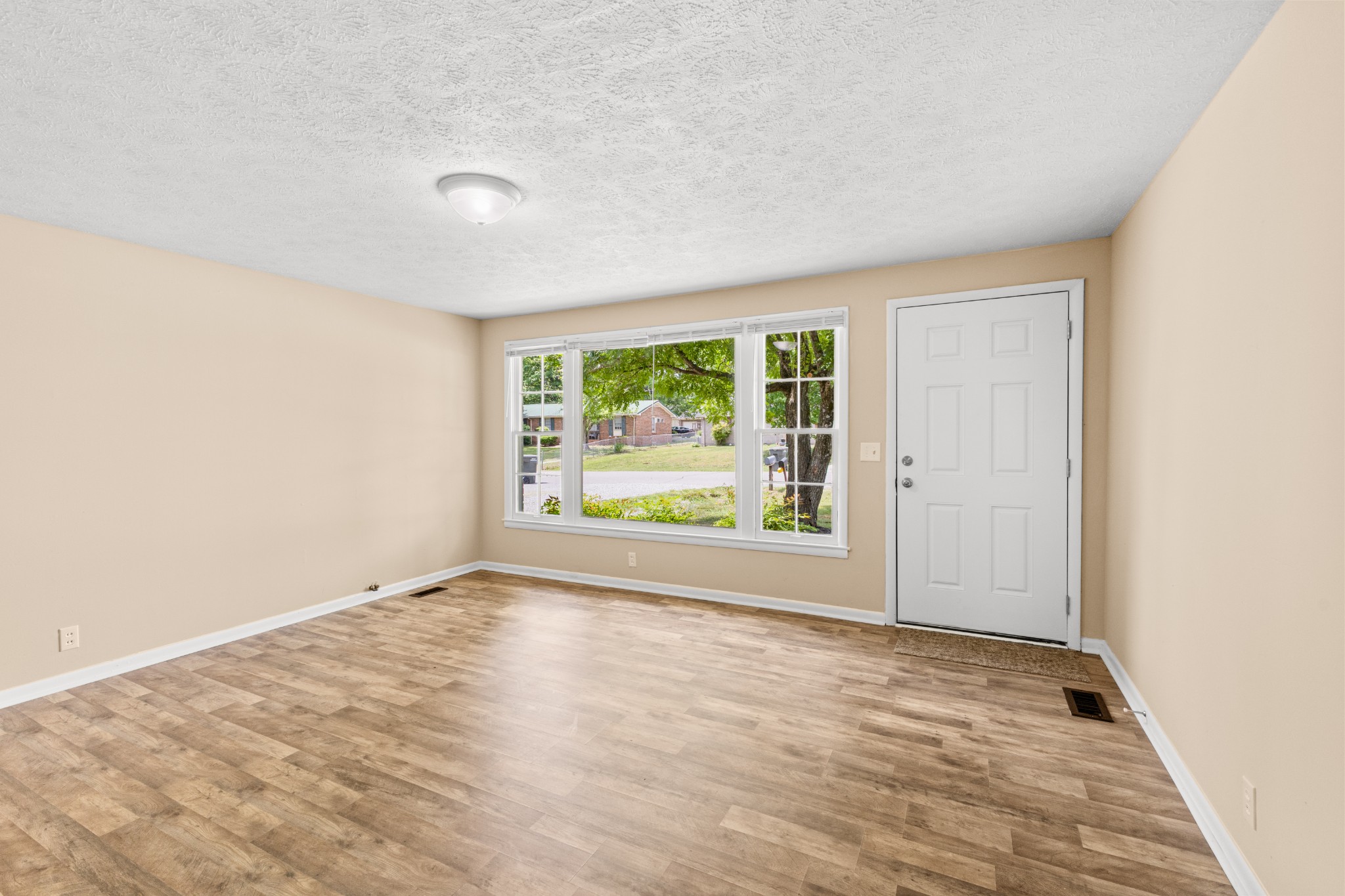 1704 Woodside Drive Springfield, TN 37172 - Photo 5 of 39