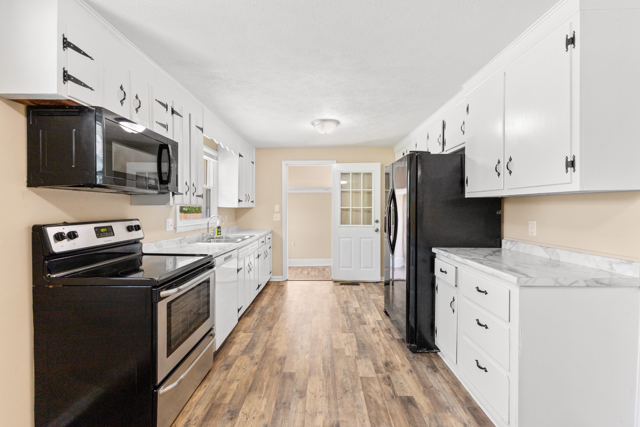1704 Woodside Drive Springfield, TN 37172 - Photo 7 of 39