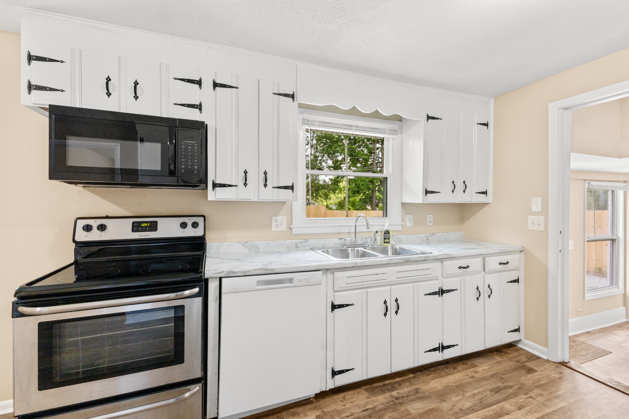 1704 Woodside Drive Springfield, TN 37172 - Photo 8 of 39