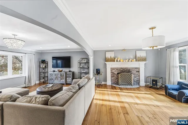 $6,500 | 8 Split Rock Road, Upper Saddle River, NJ 07458