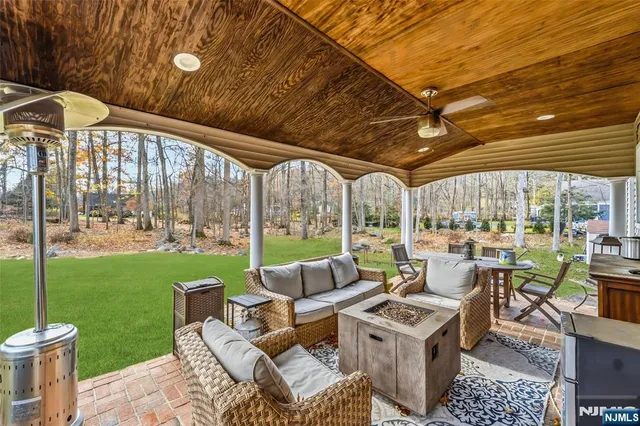 $6,500 | 8 Split Rock Road, Upper Saddle River, NJ 07458