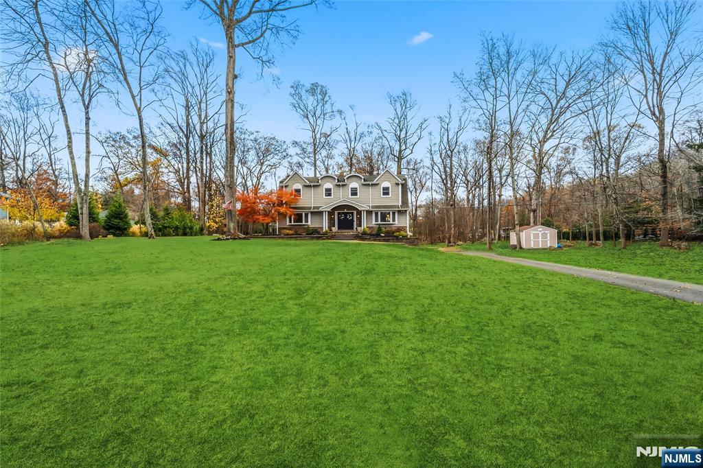 8 Split Rock Road Upper Saddle River, NJ 07458 - Photo 4 of 40