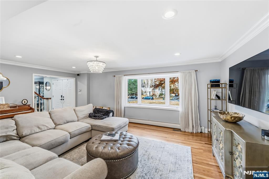 8 Split Rock Road Upper Saddle River, NJ 07458 - Photo 8 of 40