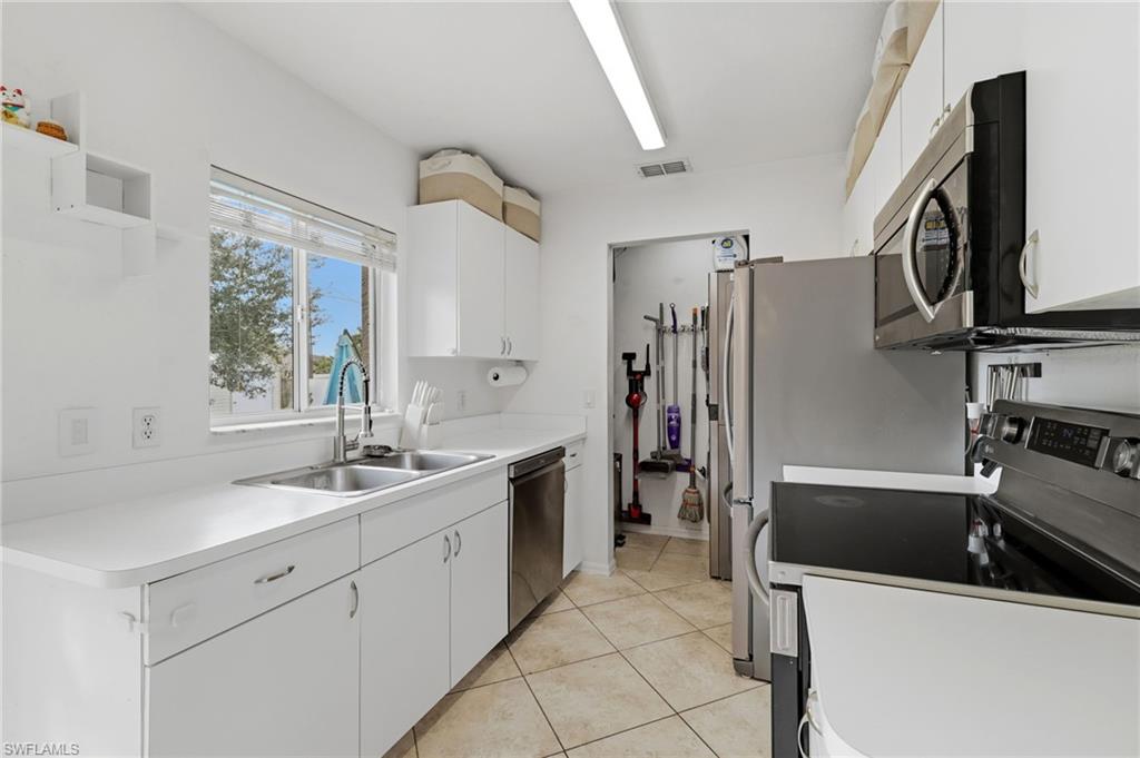 5490 27th Avenue Southwest Naples, FL 34116 - Photo 8 of 33