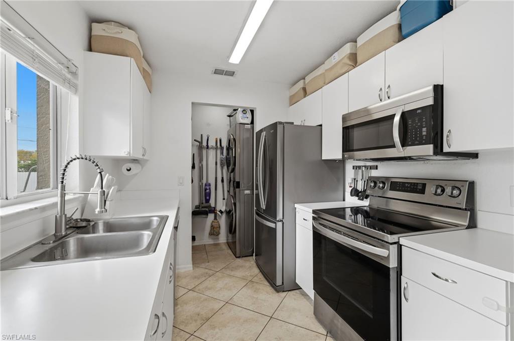 5490 27th Avenue Southwest Naples, FL 34116 - Photo 9 of 33