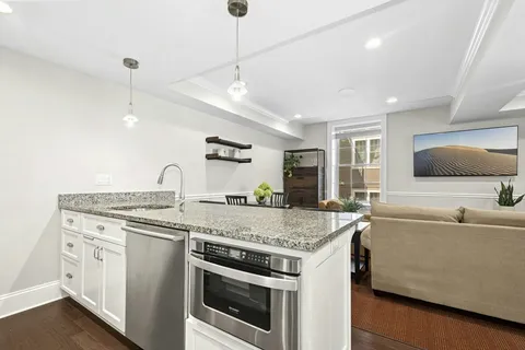 $999,999 | 616 East 4th Street, Unit 204, Boston, MA 02127