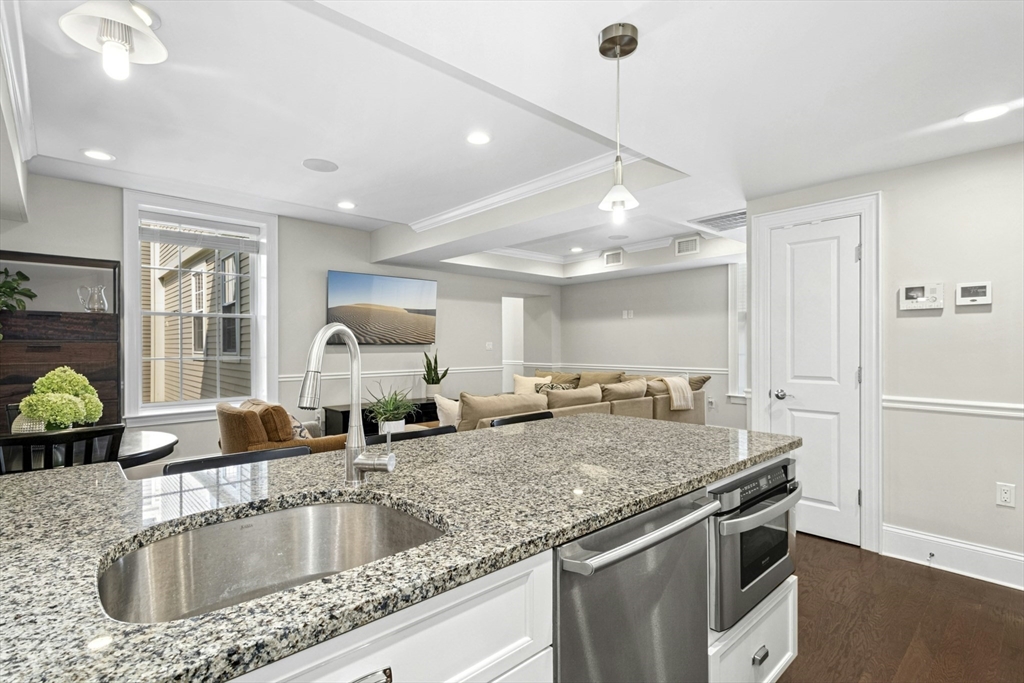 616 East 4th Street, Unit 204 Boston, MA 02127 - Photo 4 of 19