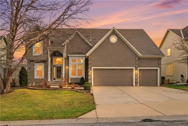 $675,000 | 14213 Parkhill, Overland Park, KS 66221