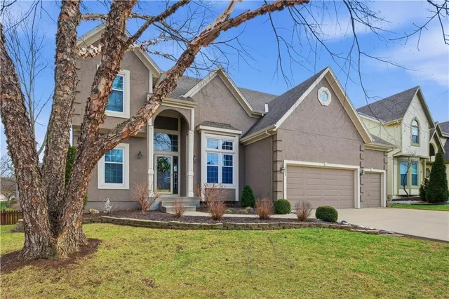 $675,000 | 14213 Parkhill, Overland Park, KS 66221