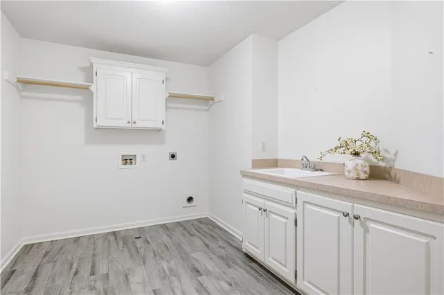 $675,000 | 14213 Parkhill, Overland Park, KS 66221