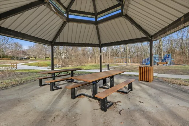 $675,000 | 14213 Parkhill, Overland Park, KS 66221