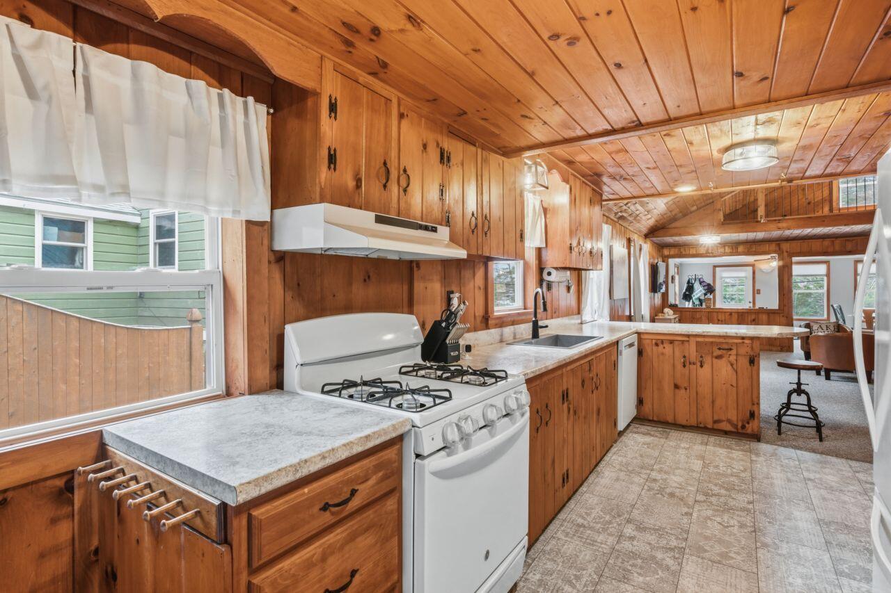17 Qualey Road Gray, ME 04039 - Photo 18 of 65 Kitchen