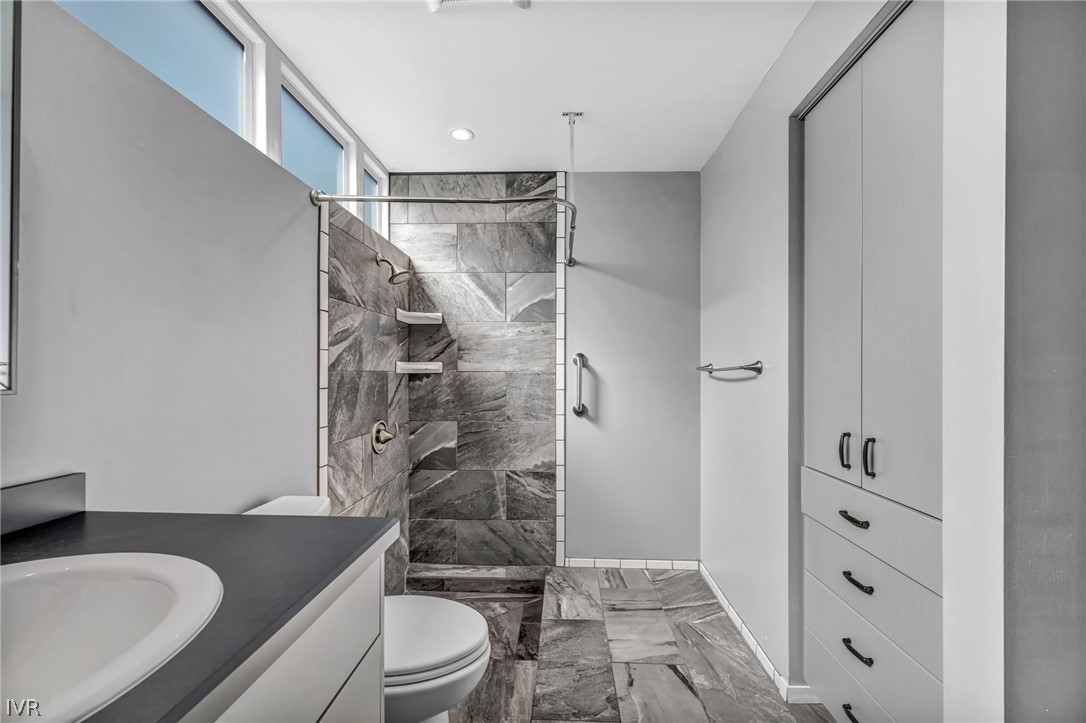 343 Mt Rose Street Reno, NV 89509 - Photo 46 of 46 347 Mount Rose bathroom