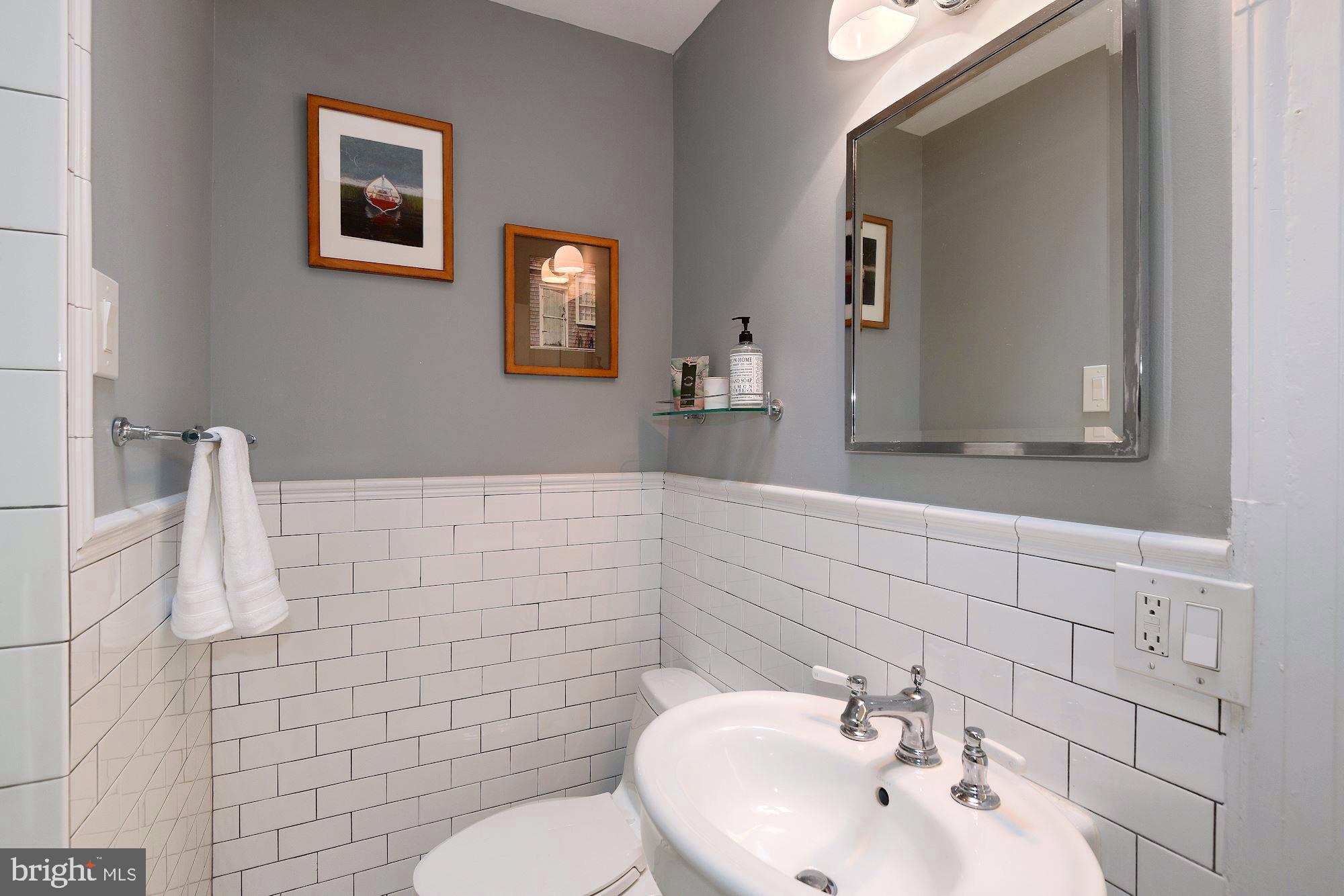 1335 Rittenhouse Street Northwest Washington, DC 20011 - Photo 22 of 33 Hall Bathroom