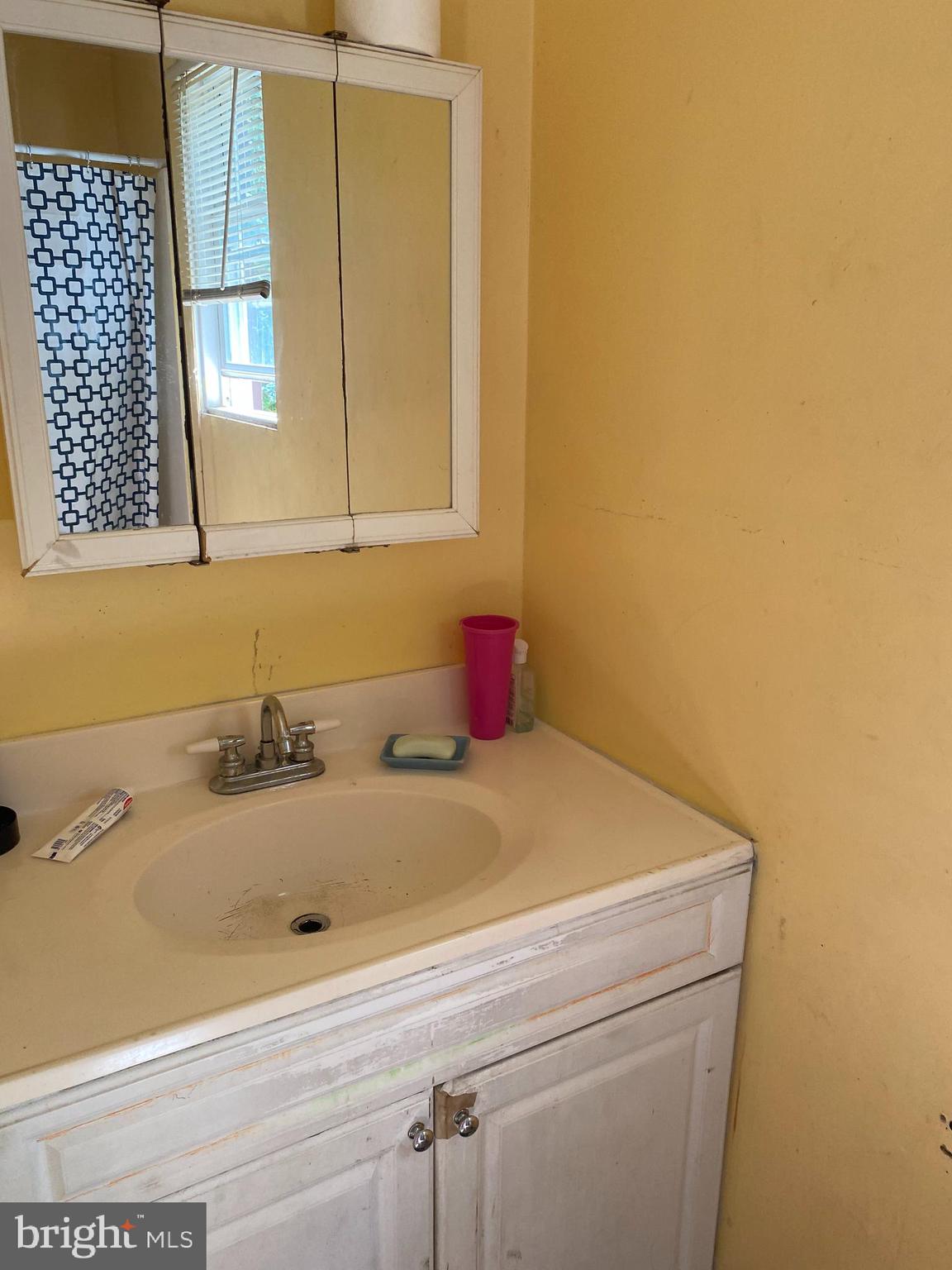89 Hampshire Road Sicklerville, NJ 08081 - Photo 14 of 17 Gallery Image 14