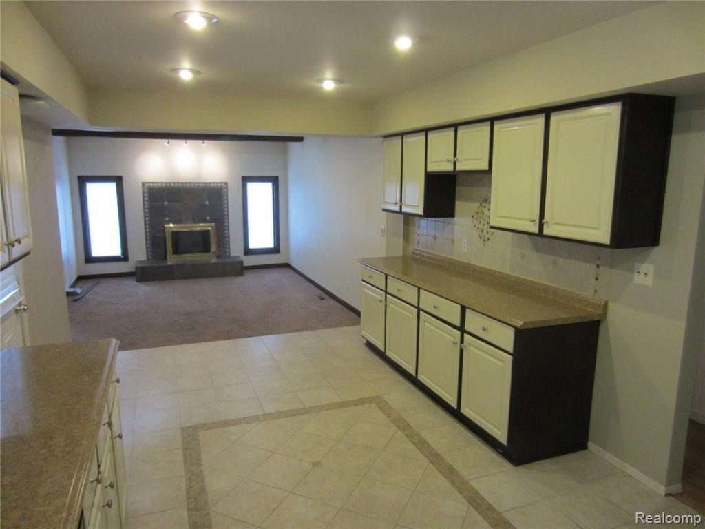 35905 Smithfield Road Farmington, MI 48335 - Photo 5 of 20 IMG_3224.JPG