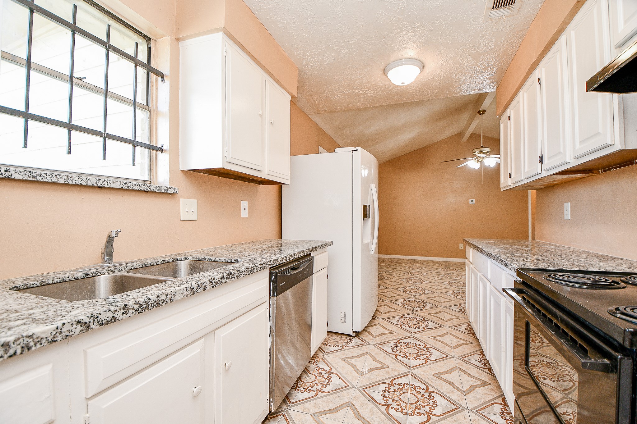 4926 Ridgestone Street Houston, TX 77053 - Photo 10 of 32