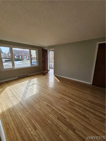 $1,400 | 42 Layton Avenue, Amherst, NY 14226