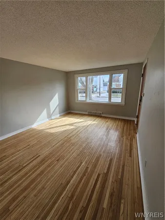 $1,400 | 42 Layton Avenue, Amherst, NY 14226