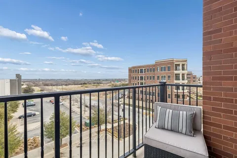 $1,150,000 | 350 Central Avenue, Unit 410, Southlake, TX 76092