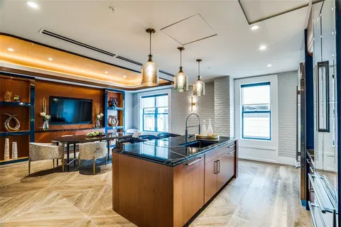 $1,150,000 | 350 Central Avenue, Unit 410, Southlake, TX 76092