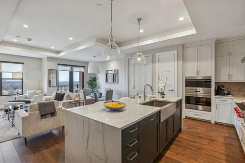 $1,150,000 | 350 Central Avenue, Unit 410, Southlake, TX 76092