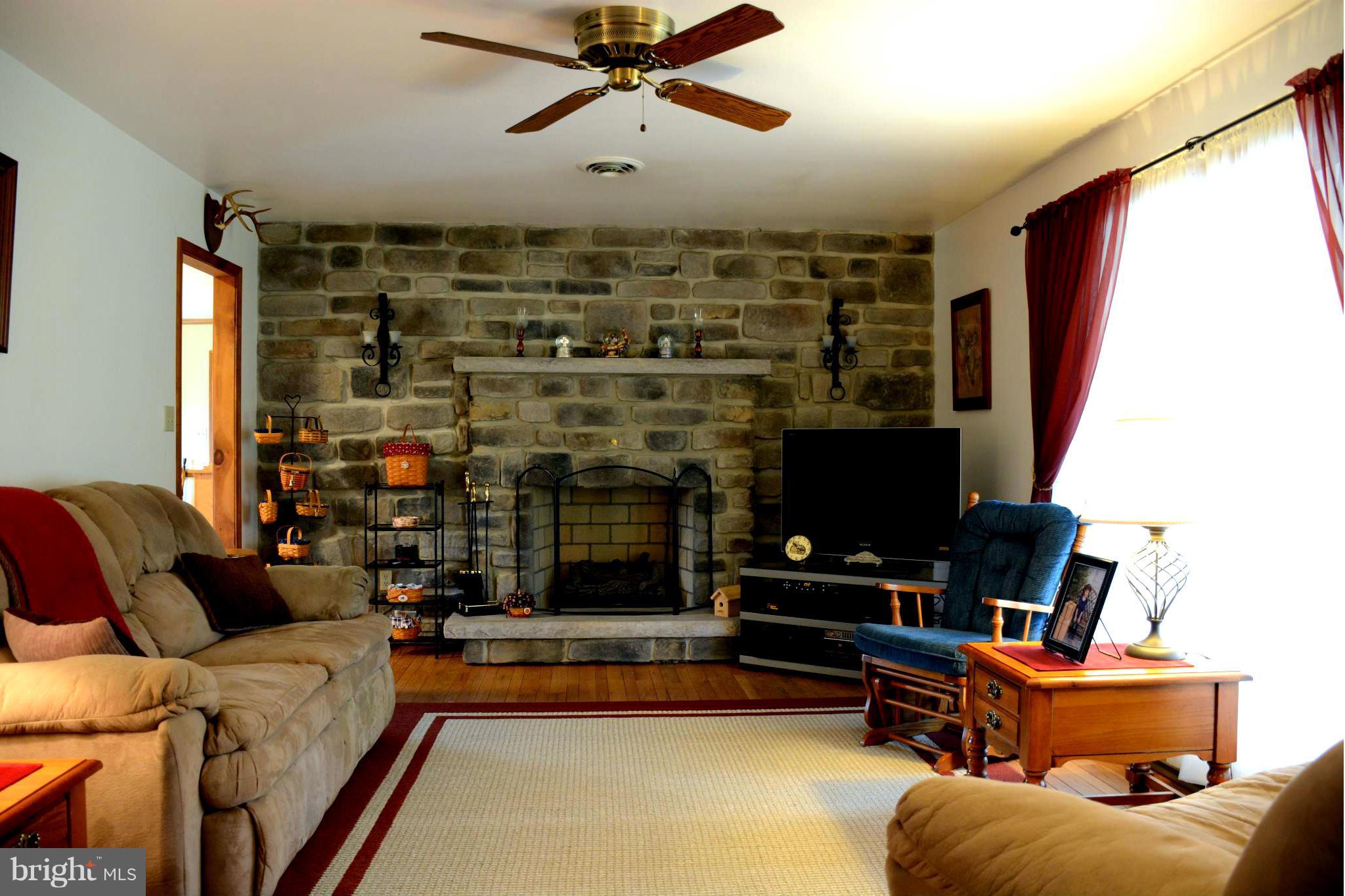 3942 Mills Road Sharpsburg, MD 21782 - Photo 8 of 30 Family Room