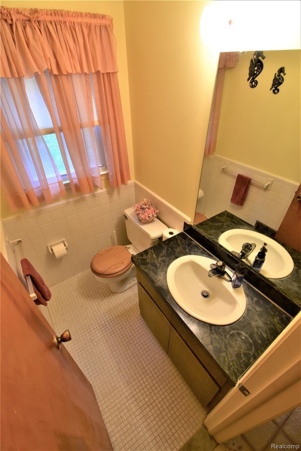 365 East Maryknoll Road Rochester, MI 48309 - Photo 16 of 41 16.jpg