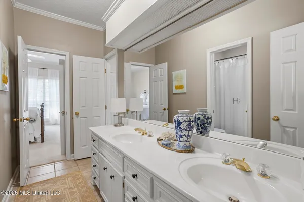 $325,000 | 420 Woodlands Circle, Brandon, MS 39047