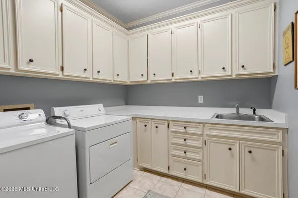 $325,000 | 420 Woodlands Circle, Brandon, MS 39047