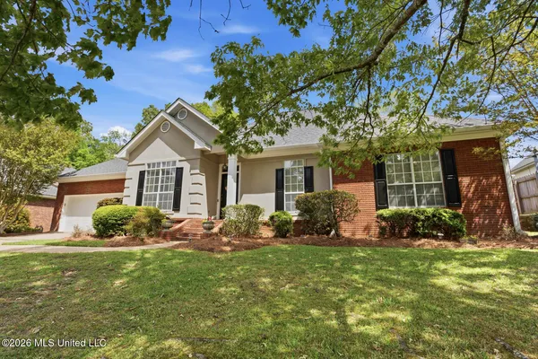 $325,000 | 420 Woodlands Circle, Brandon, MS 39047