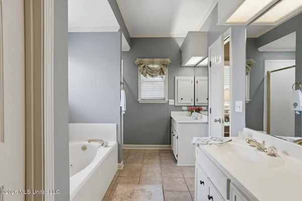 $325,000 | 420 Woodlands Circle, Brandon, MS 39047