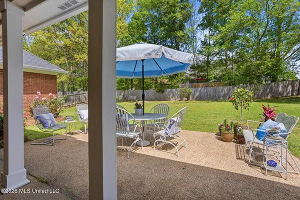 $325,000 | 420 Woodlands Circle, Brandon, MS 39047