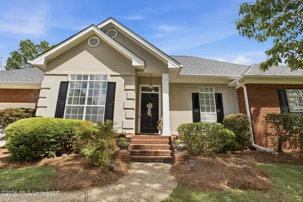 $325,000 | 420 Woodlands Circle, Brandon, MS 39047