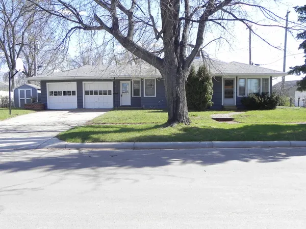 $99,000 | 411 5th Avenue South, Wahpeton, ND 58075