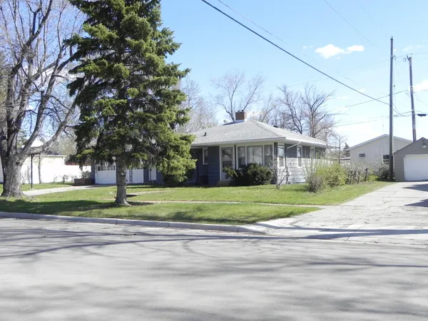 $99,000 | 411 5th Avenue South, Wahpeton, ND 58075