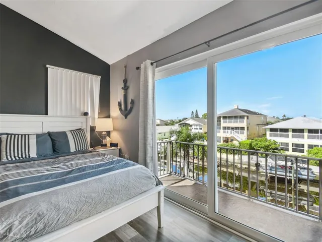 a view of entryway with a front door